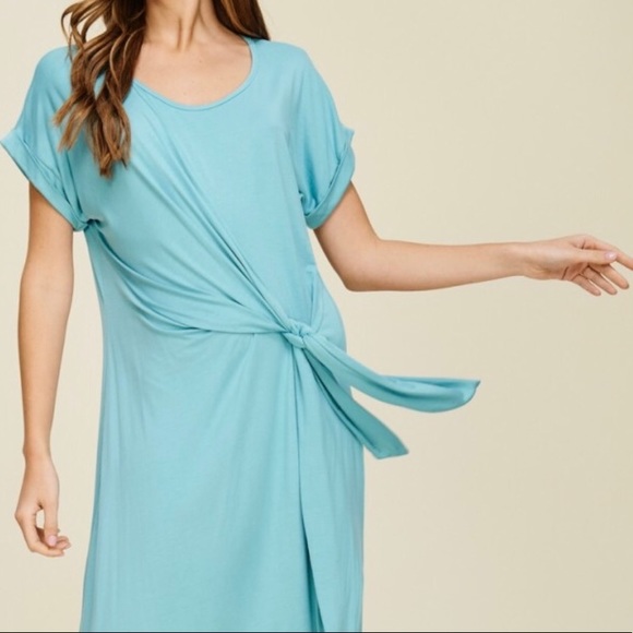 LAST3️⃣//SKY BLUE FRONT TIE MIDI DRESS - Picture 3 of 9